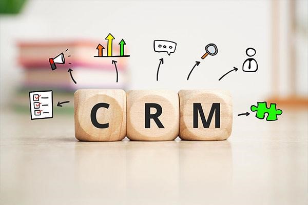 آشنایی با مفهوم CRM و کاربردهای آن