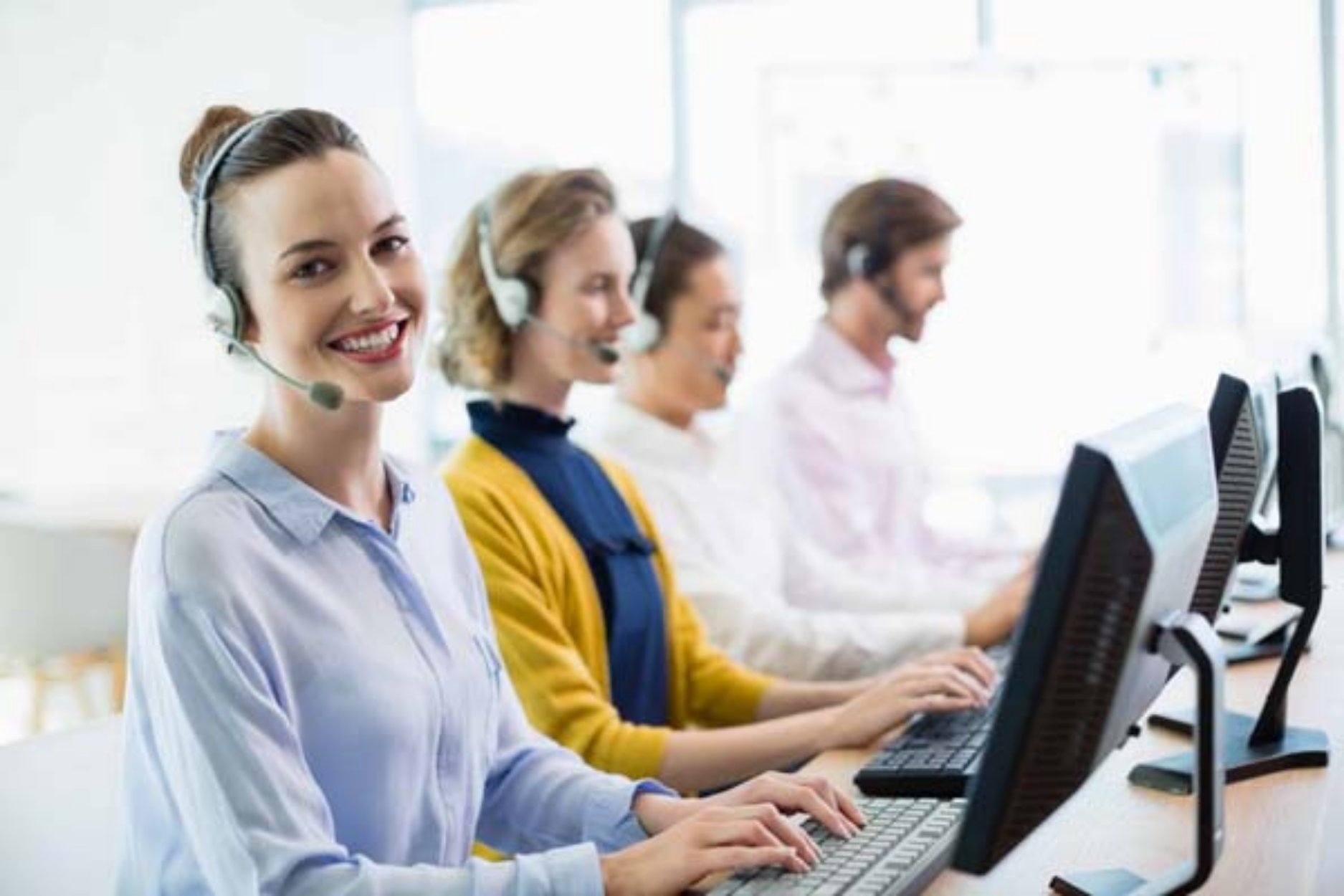 مشتری مداری چیست؟ تعریف، اصول و هدف مشتری‌مداری در کسب و کار